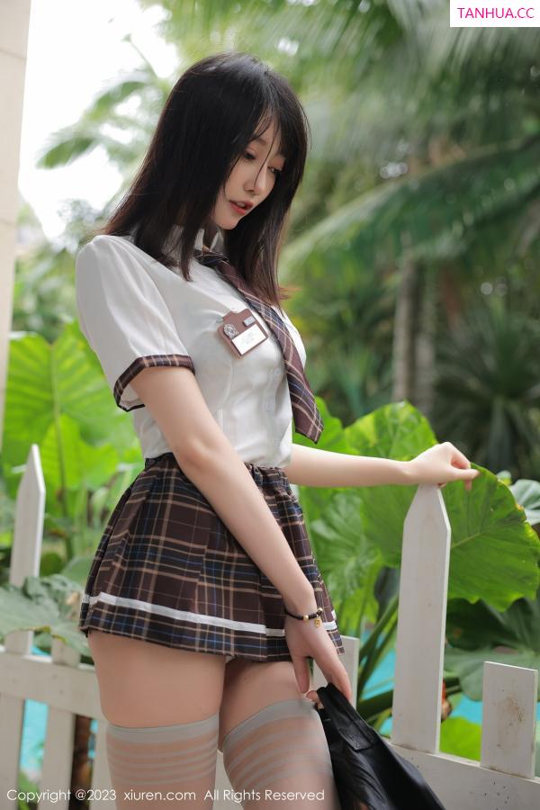 玥儿玥  [XiuRen]高清写真图 2023.02.20 No.6292 玥儿玥er 短裙美腿第6张图片